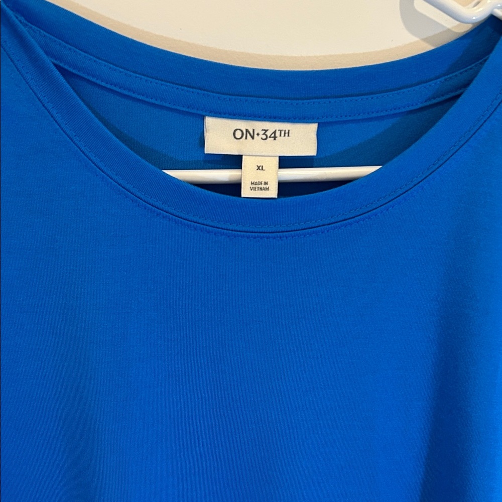 ON-34TH Sleeveless Blue top XL